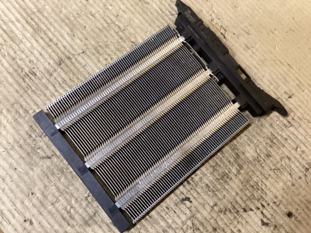 bontott VW PASSAT B7 Fűtőradiátor (Elektromos)