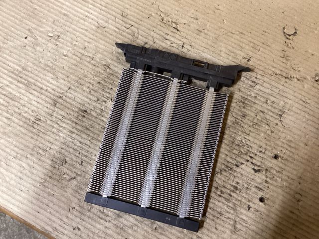 bontott VW PASSAT B7 Fűtőradiátor (Elektromos)