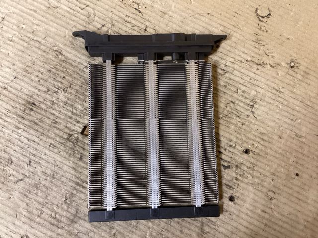 bontott VW PASSAT B7 Fűtőradiátor (Elektromos)