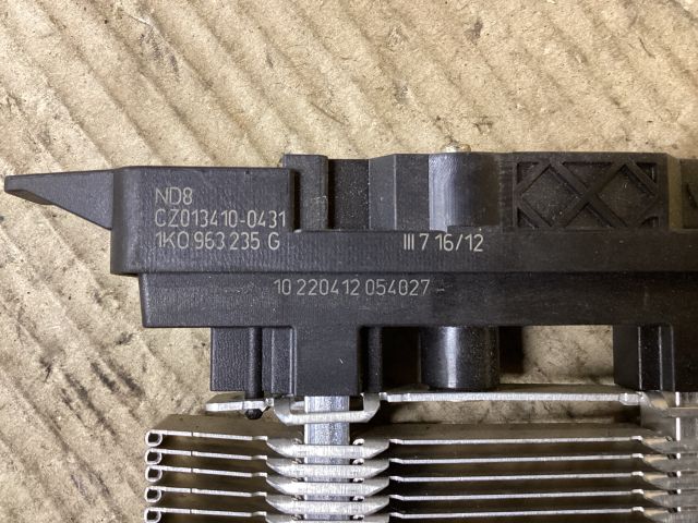 bontott VW PASSAT B7 Fűtőradiátor (Elektromos)