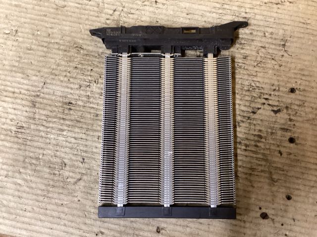 bontott VW PASSAT B7 Fűtőradiátor (Elektromos)