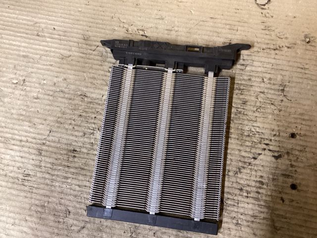 bontott VW PASSAT B7 Fűtőradiátor (Elektromos)