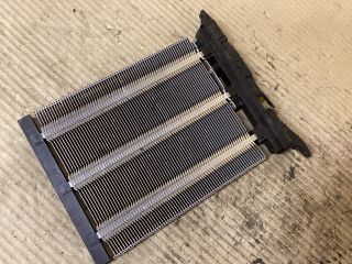 bontott VW PASSAT B7 Fűtőradiátor (Elektromos)