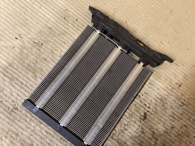 bontott VW PASSAT B7 Fűtőradiátor (Elektromos)