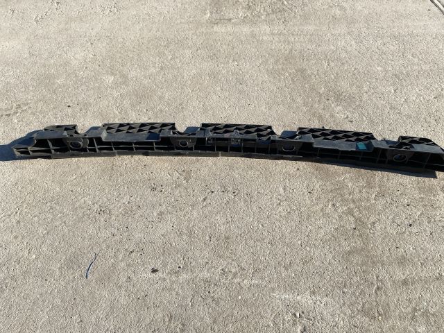 bontott VW PASSAT B7 Hátsó középső Lökhárító Tartó (Műanyag)