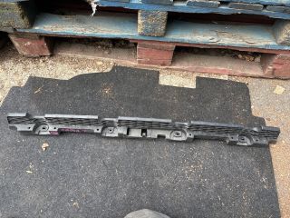 bontott VW PASSAT B7 Hátsó középső Lökhárító Tartó (Műanyag)