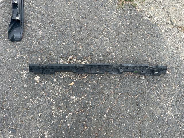 bontott VW PASSAT B7 Hátsó középső Lökhárító Tartó (Műanyag)