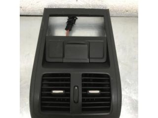 bontott VW PASSAT B7 Hátsó középső Szellőző