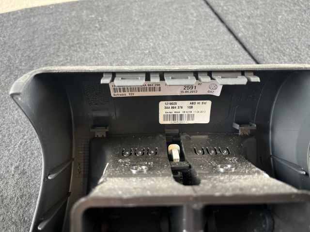 bontott VW PASSAT B7 Hátsó középső Szellőző