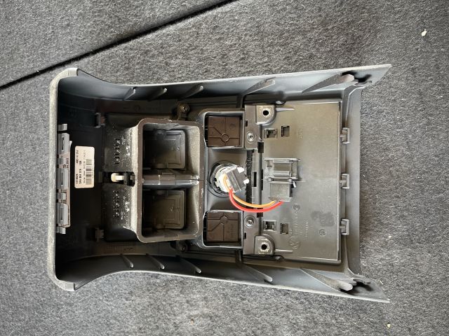 bontott VW PASSAT B7 Hátsó középső Szellőző