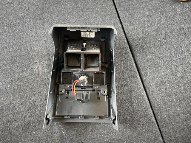 bontott VW PASSAT B7 Hátsó középső Szellőző