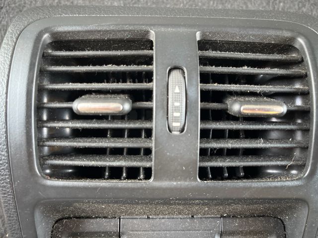 bontott VW PASSAT B7 Hátsó középső Szellőző