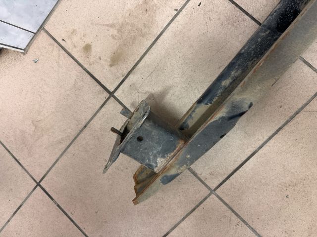 bontott VW PASSAT B7 Hátsó Lökhárító Merevítő (Fém)