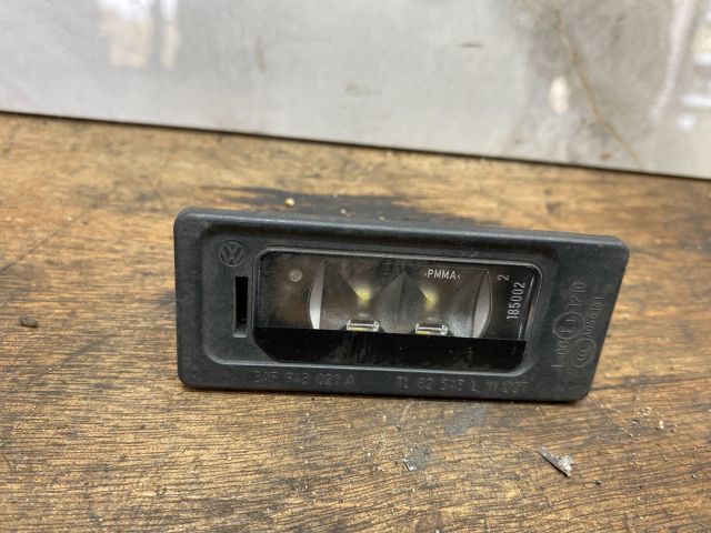 bontott VW PASSAT B7 Hátsó Rendszámtábla Világítás