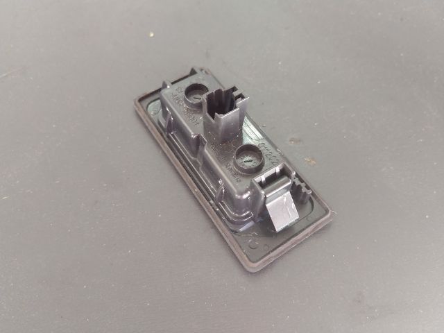 bontott VW PASSAT B7 Hátsó Rendszámtábla Világítás