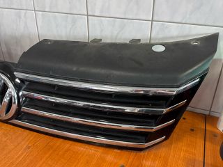 bontott VW PASSAT B7 Hűtőrács