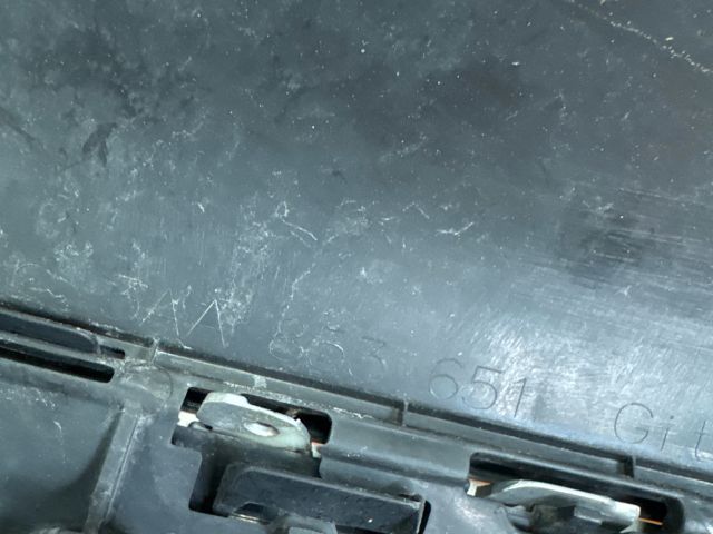 bontott VW PASSAT B7 Hűtőrács