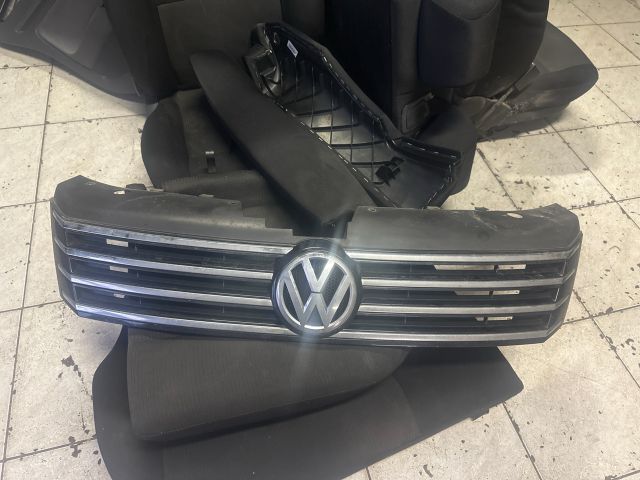 bontott VW PASSAT B7 Hűtőrács