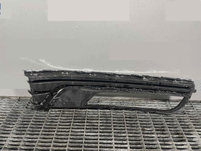 bontott VW PASSAT B7 Hűtőrács