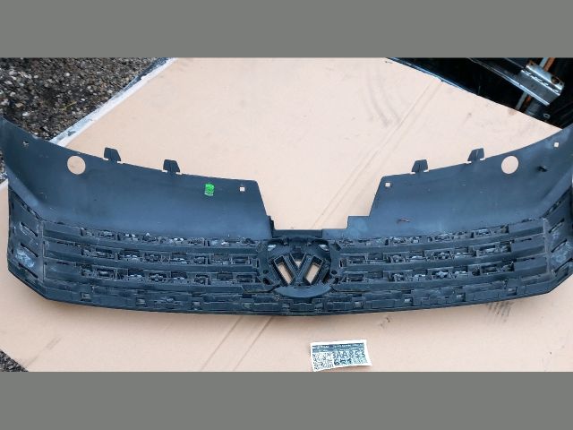 bontott VW PASSAT B7 Hűtőrács