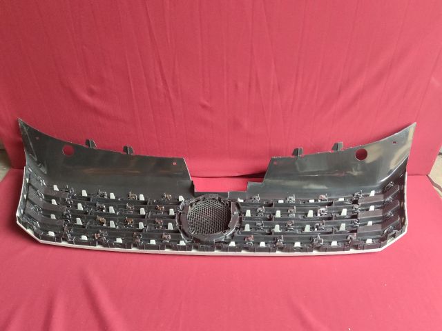 bontott VW PASSAT B7 Hűtőrács