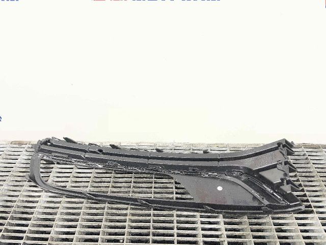 bontott VW PASSAT B7 Hűtőrács