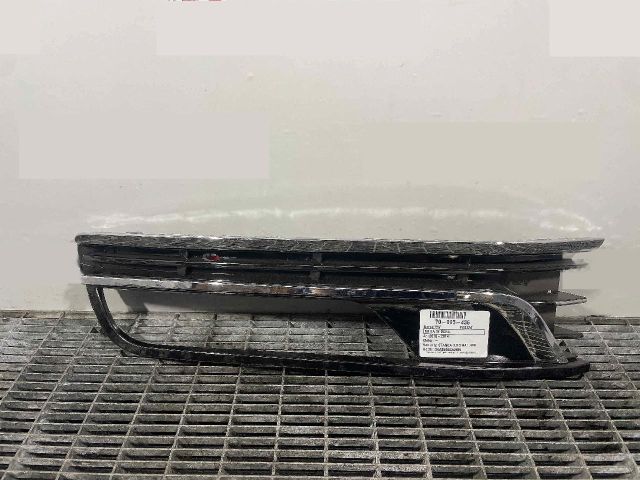 bontott VW PASSAT B7 Hűtőrács