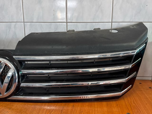 bontott VW PASSAT B7 Hűtőrács