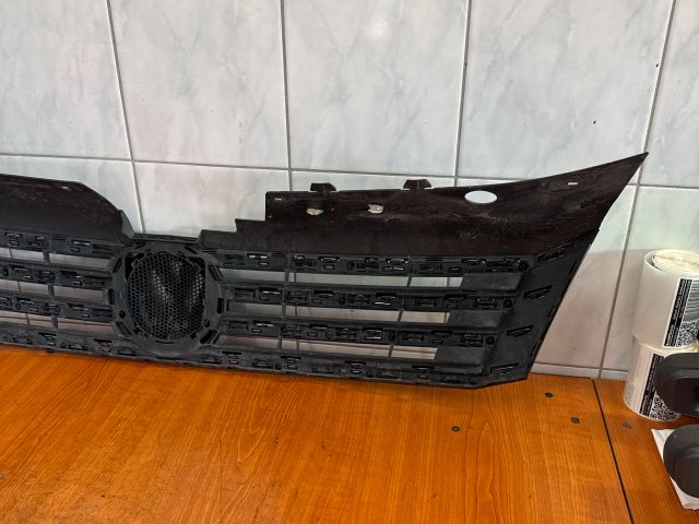 bontott VW PASSAT B7 Hűtőrács