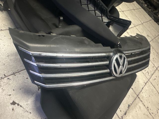 bontott VW PASSAT B7 Hűtőrács