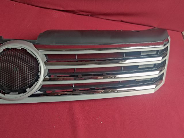bontott VW PASSAT B7 Hűtőrács