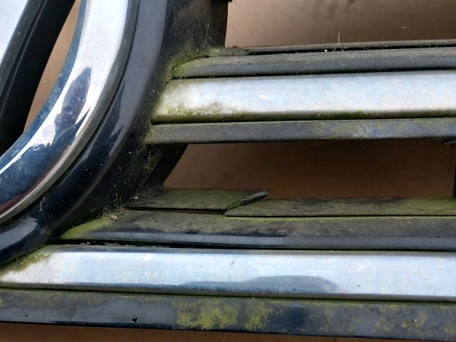 bontott VW PASSAT B7 Hűtőrács