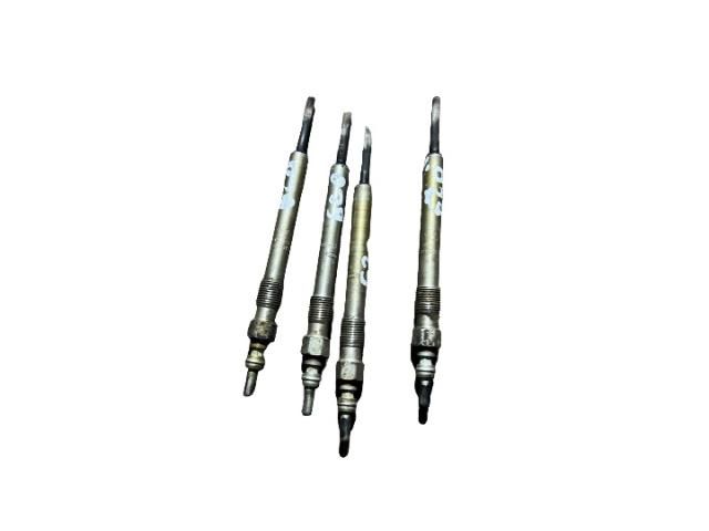 bontott VW PASSAT B7 Izzító/Gyújtó Gyertya