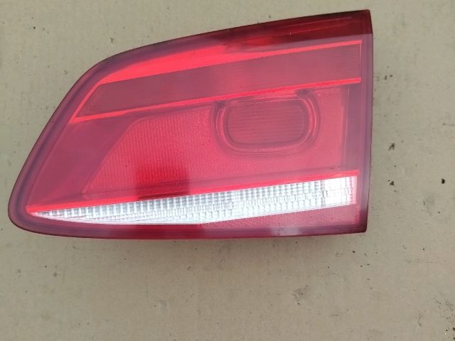 bontott VW PASSAT B7 Jobb Belső Hátsó Lámpa