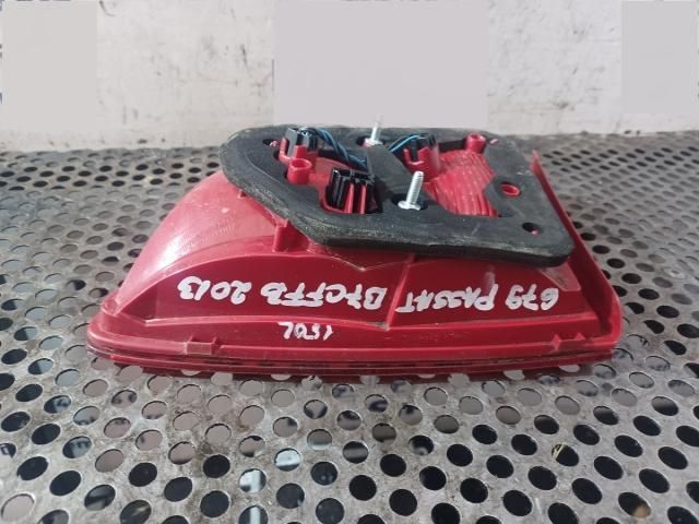 bontott VW PASSAT B7 Jobb Belső Hátsó Lámpa