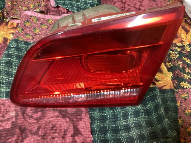 bontott VW PASSAT B7 Jobb Belső Hátsó Lámpa