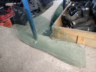 bontott VW PASSAT B7 Jobb első Ablak