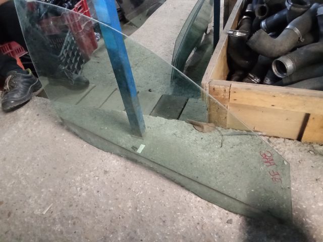 bontott VW PASSAT B7 Jobb első Ablak