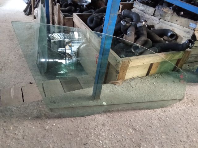 bontott VW PASSAT B7 Jobb első Ablak