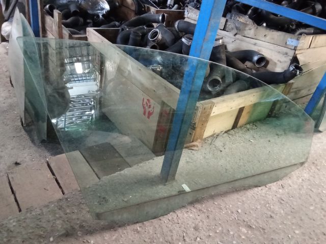 bontott VW PASSAT B7 Jobb első Ablak