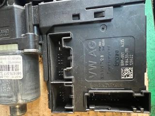 bontott VW PASSAT B7 Jobb első Ablakemelő Motor