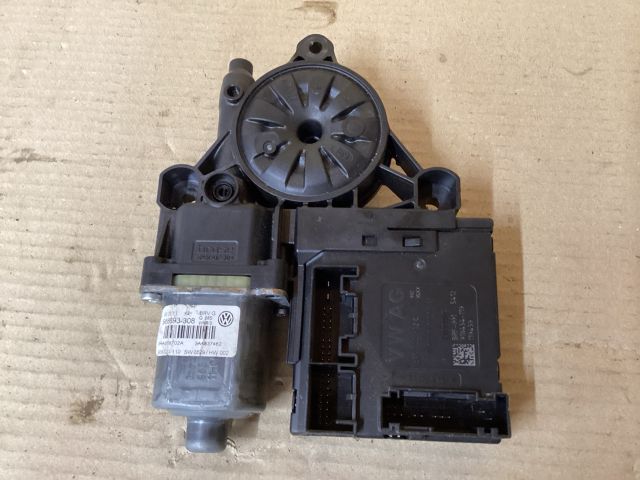 bontott VW PASSAT B7 Jobb első Ablakemelő Motor