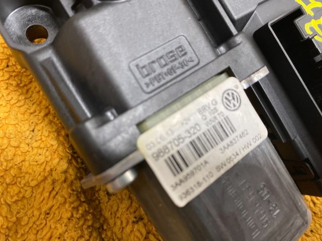 bontott VW PASSAT B7 Jobb első Ablakemelő Motor