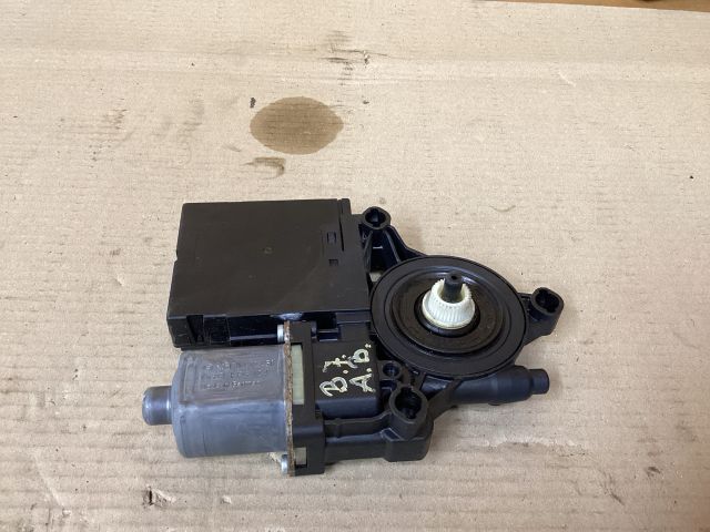 bontott VW PASSAT B7 Jobb első Ablakemelő Motor