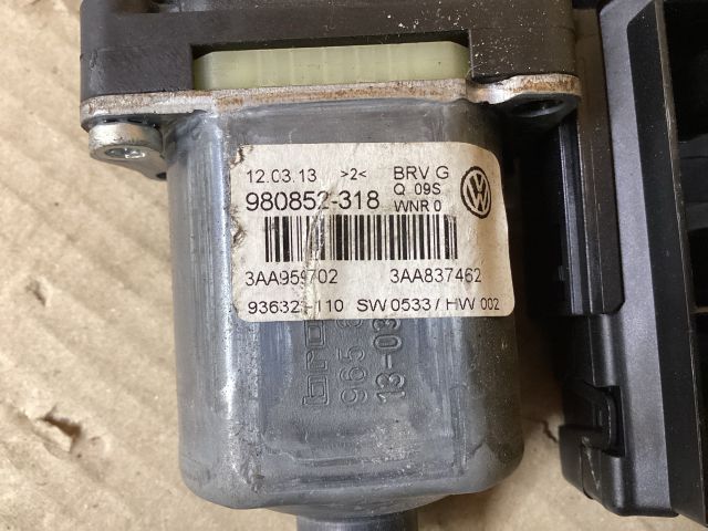 bontott VW PASSAT B7 Jobb első Ablakemelő Motor