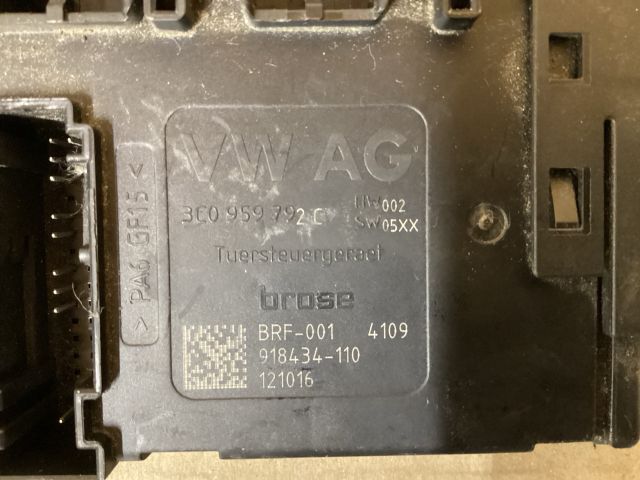 bontott VW PASSAT B7 Jobb első Ablakemelő Motor