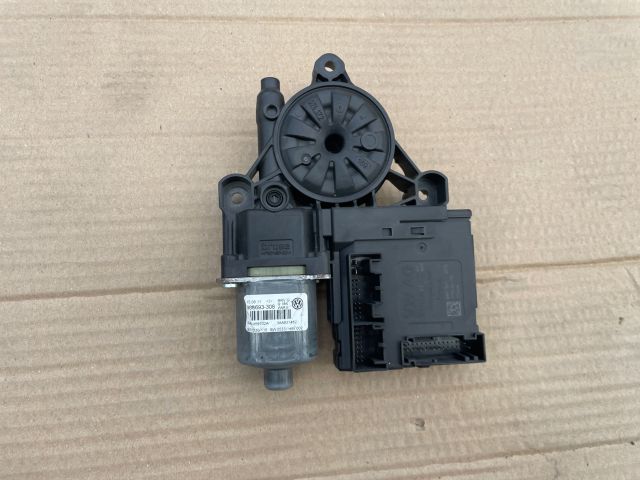 bontott VW PASSAT B7 Jobb első Ablakemelő Motor