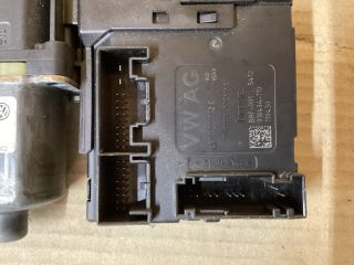 bontott VW PASSAT B7 Jobb első Ablakemelő Motor