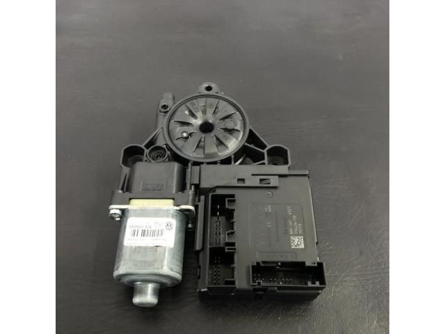 bontott VW PASSAT B7 Jobb első Ablakemelő Motor