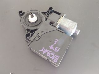 bontott VW PASSAT B7 Jobb első Ablakemelő Motor